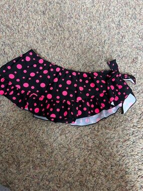 smart & sexy Black Bikini Skirt with Hot Pink Polka Dots